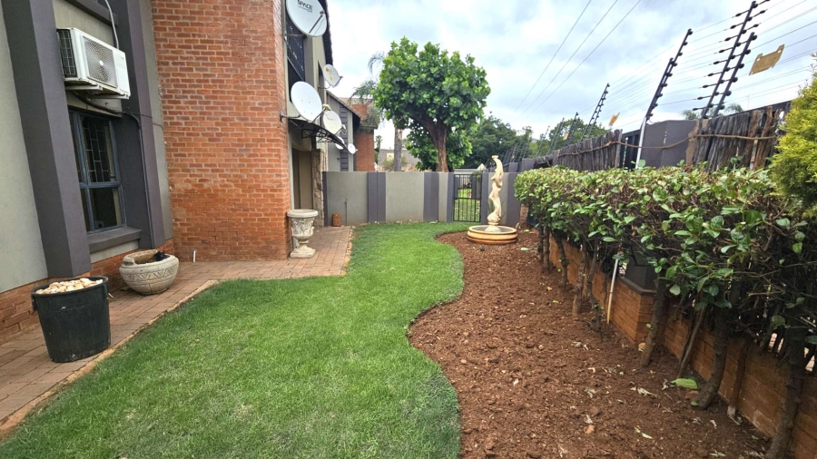 To Let 3 Bedroom Property for Rent in Melodie North West